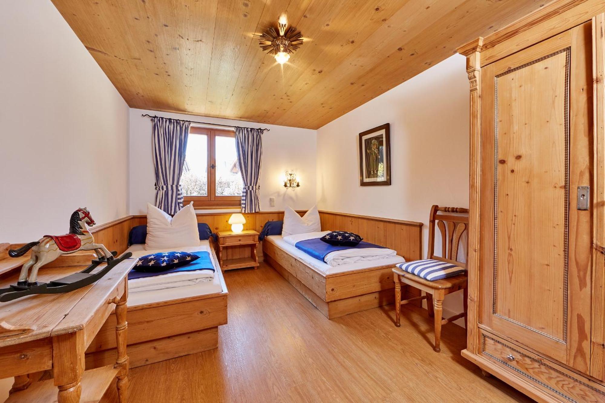 Hotel Foehrenhof Farchant Room photo