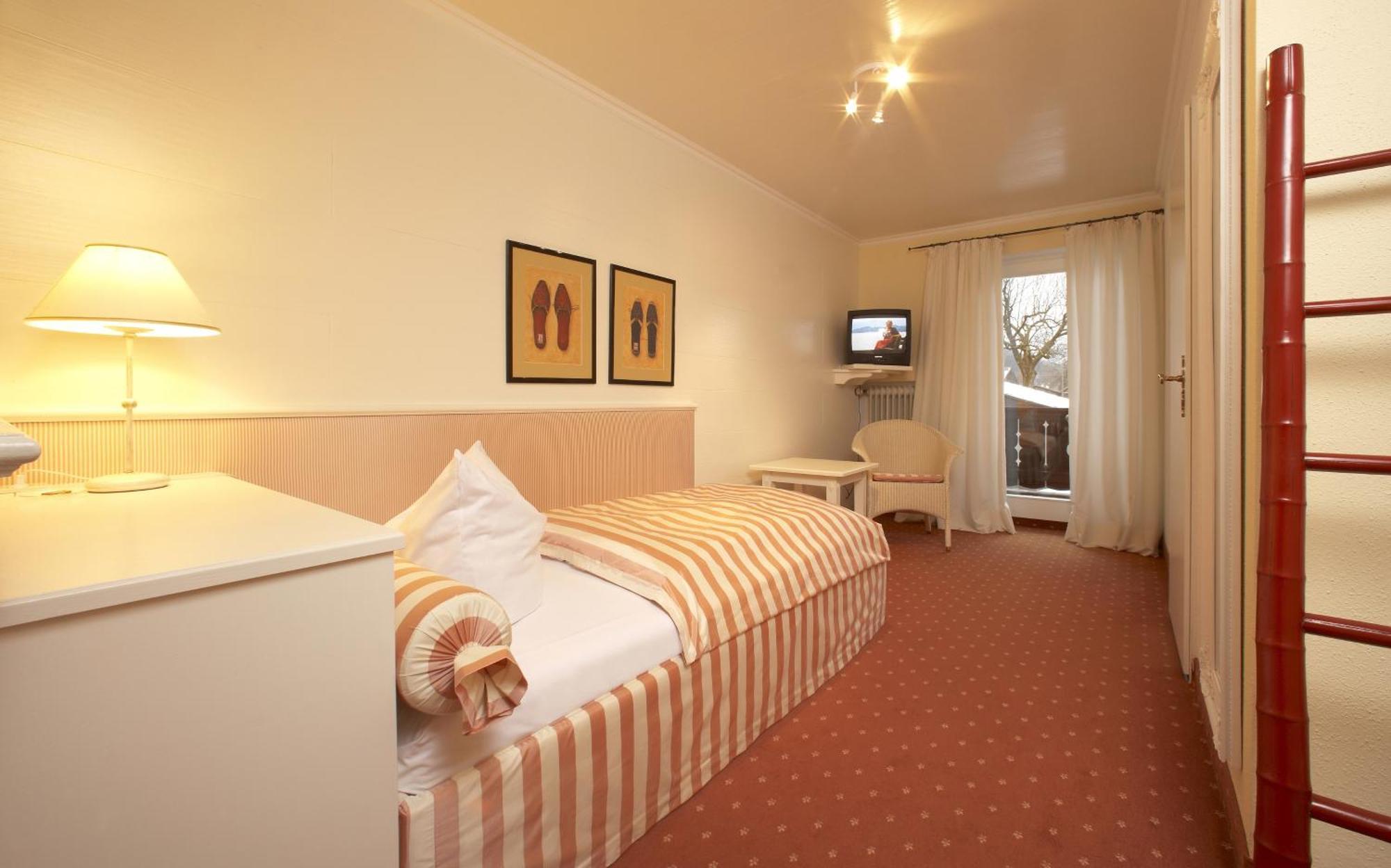 Hotel Foehrenhof Farchant Room photo